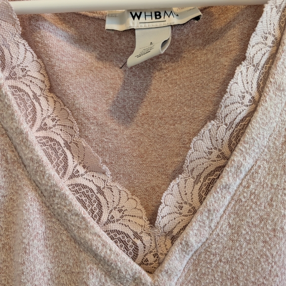 3 For $18 White House Black Market Mauve Lace Trim V-Neck Top - Picture 3 of 6